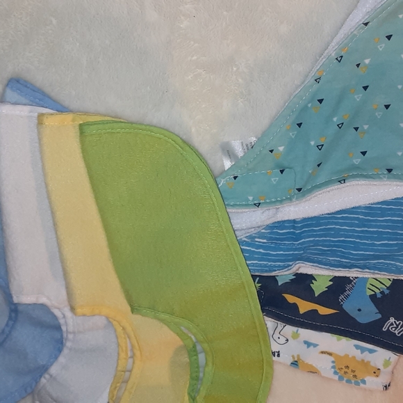 Bundle of notes baby bibs - Picture 1 of 3